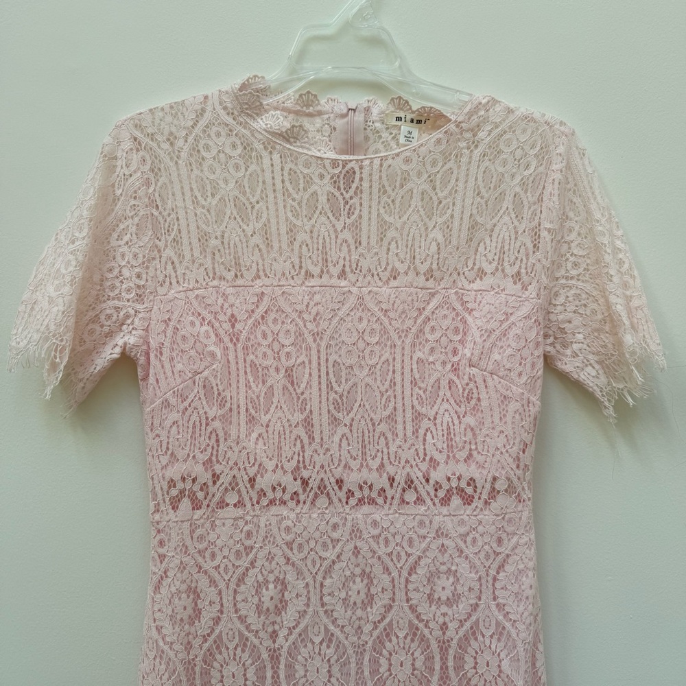 Elegant Pink Lace Dress - Picture 5 of 6